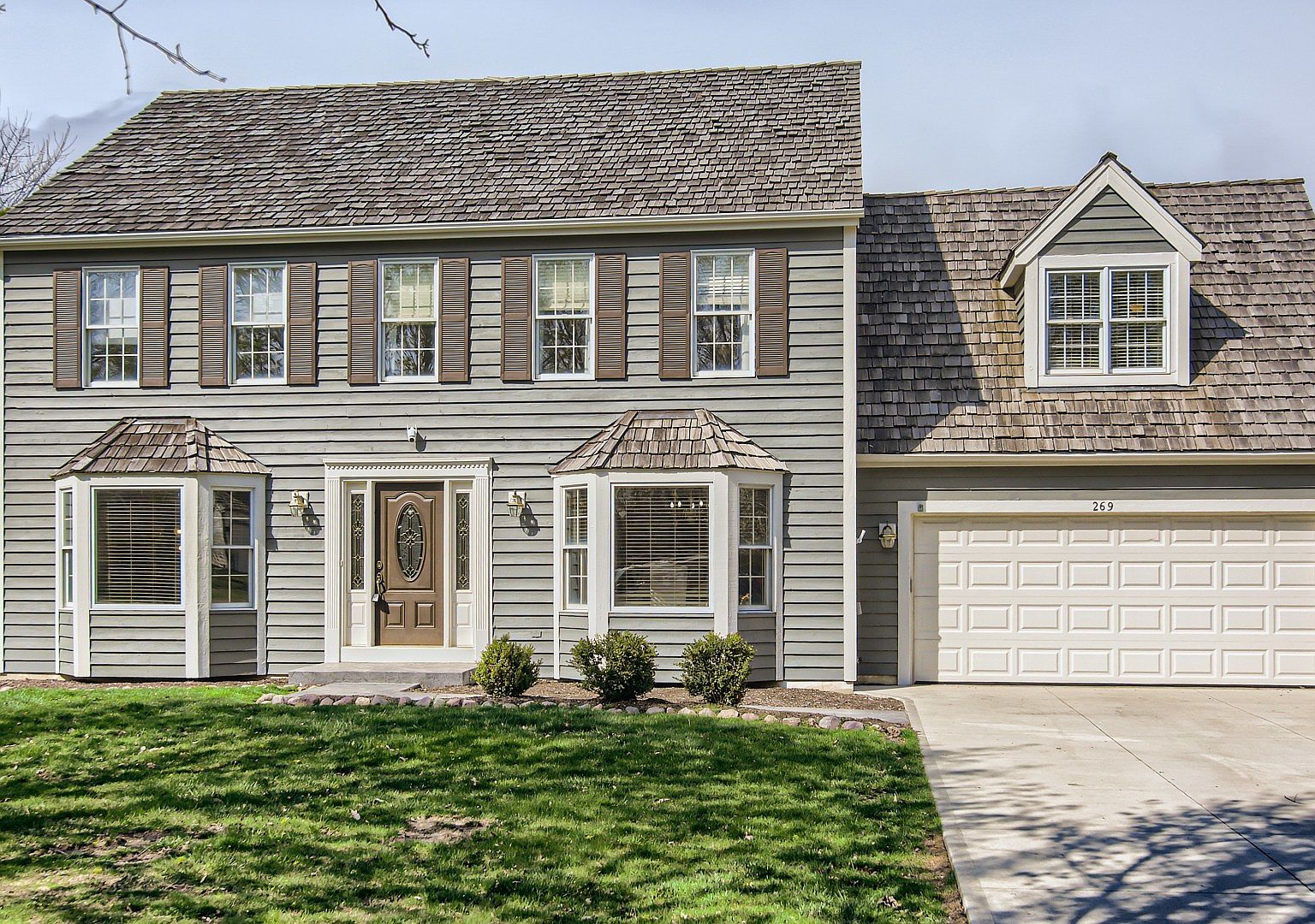 269 Concord Sq, Gurnee, IL 60031 | Zillow, image size:1536x1080