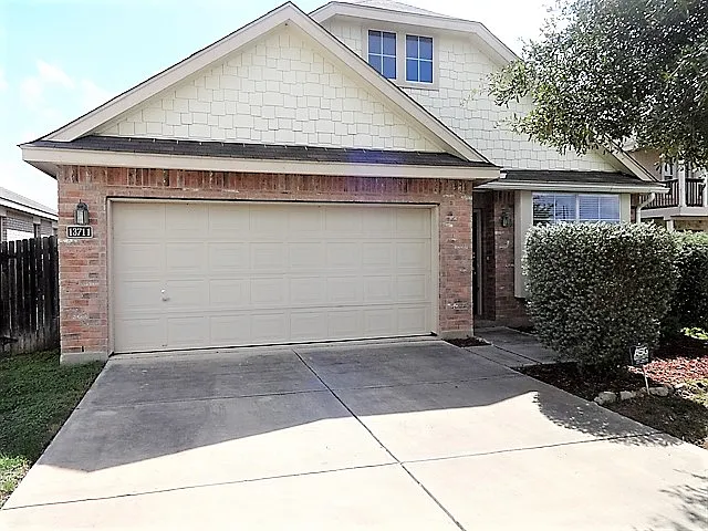 3 bed, 2.0 bath, 1835 sqft, $1,780 — Photo 1