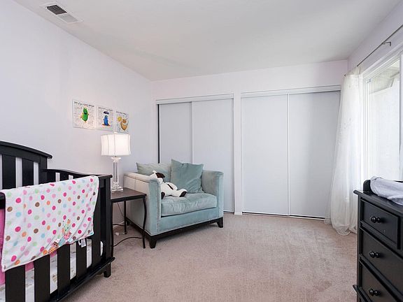 4th image of 11 Doral Dr
