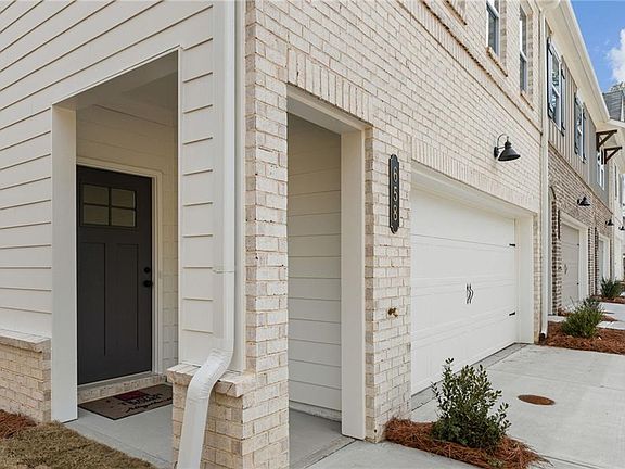 3rd image of 658 Sunstone Ln