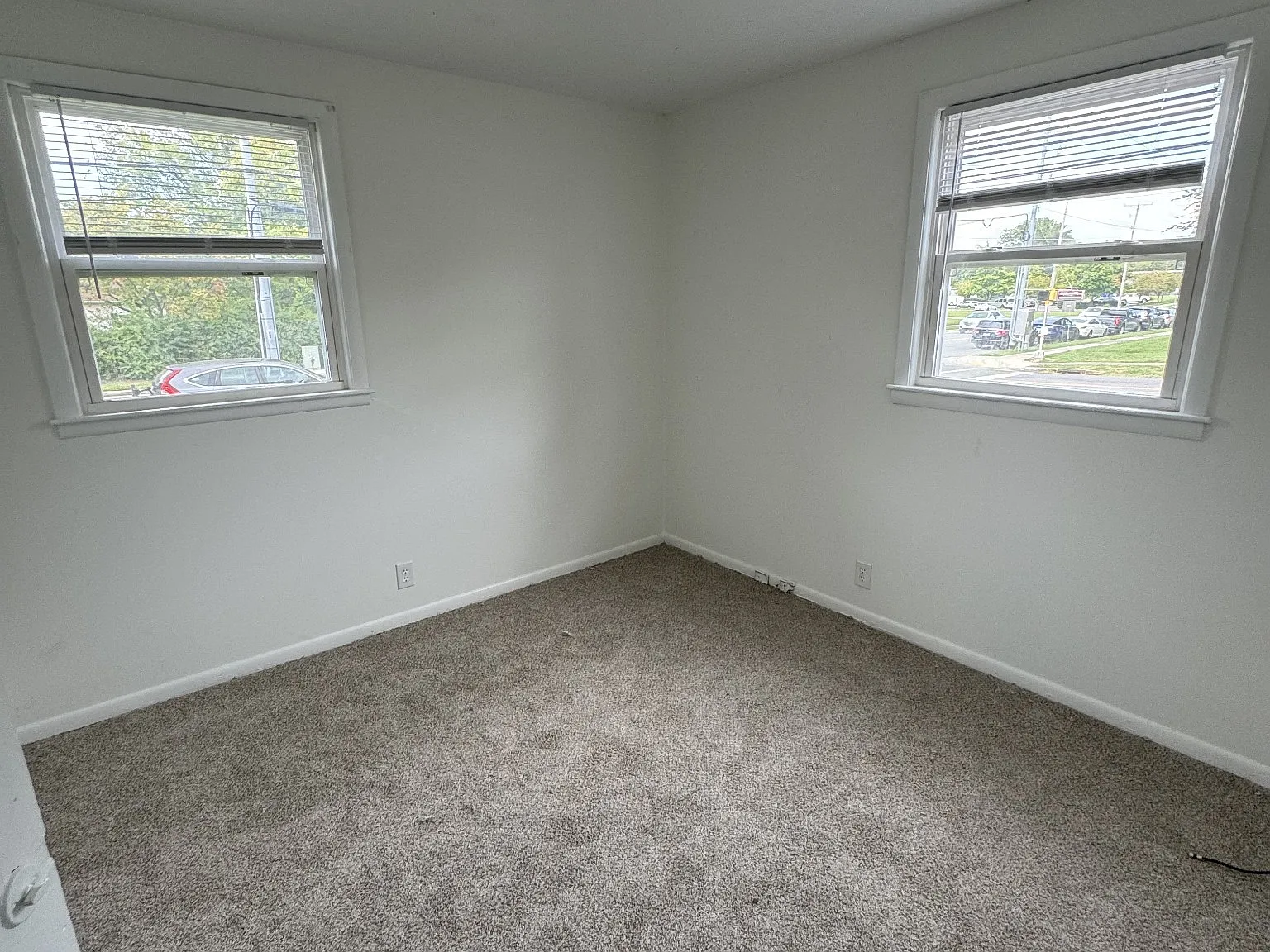 3 bed, 1.0 bath, 1014 sqft, $1,295 — Photo 4