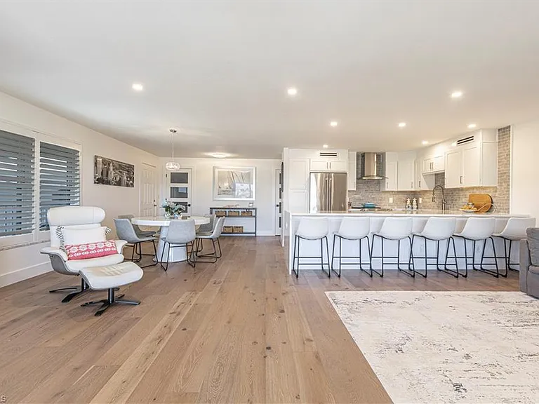 2880 Gulf Shore Blvd N #509 — Photo 4