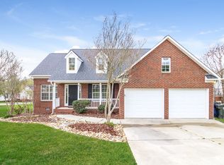 301 Sterling Ridge Dr, Archdale, NC 27263