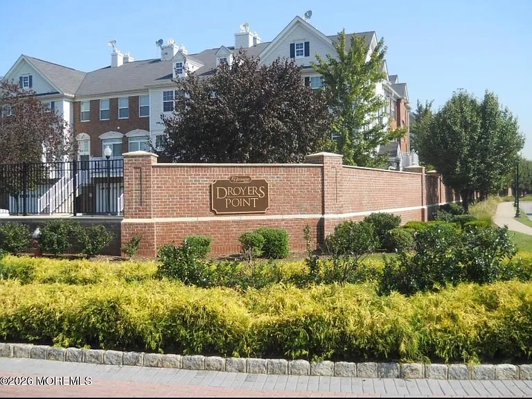 24 Tottenham Ct — Photo 23