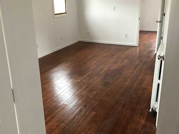 3rd image of 638 South Broadway