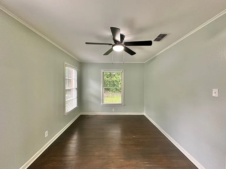 1121 Elizabeth Dr — Photo 14