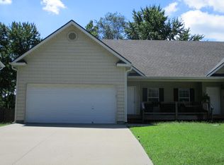 105 NE Maggie Ave, Lees Summit, MO 64063