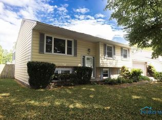 2111 Bishopsgate Dr, Toledo, OH 43614