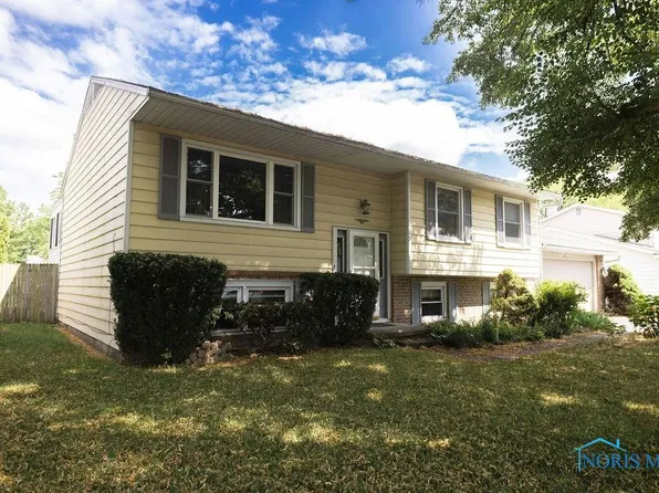 2111 Bishopsgate Dr, Toledo, OH 43614