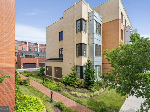 2017 Richmond Hwy, Alexandria, VA 22301