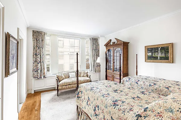 Sold by Compass | media 18