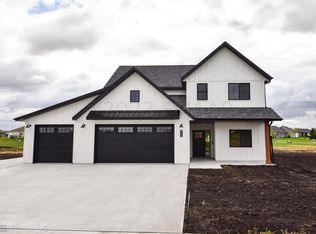 412 Reese Way, Mapleton, ND 58059