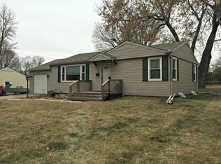 2318 Queen Ridge Dr, Independence, MO 64055