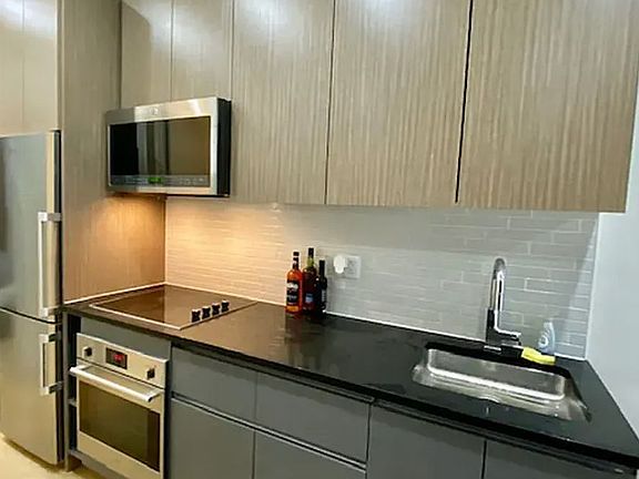 3rd image of 153 Ludlow St #15A