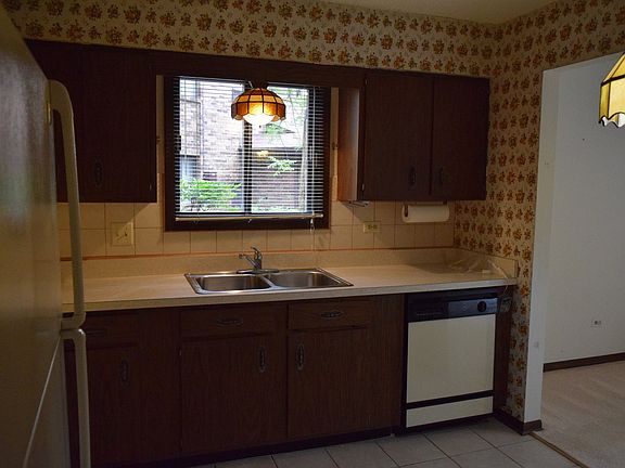 4th image of 9555 Southwest Hwy #1306-2