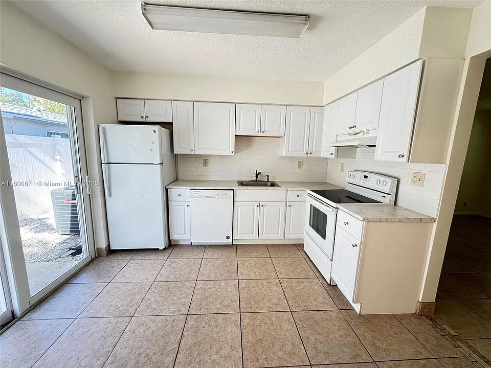 606 SW 5th Ave #606