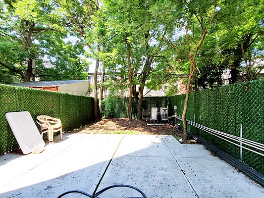 Rented by Rentall Group Inc | media 1