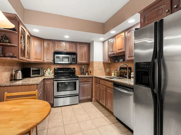 1731 Beacon St #221 — Photo 2