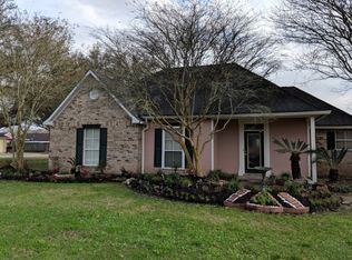 1915 E Belle Helene St, Gonzales, LA 70737