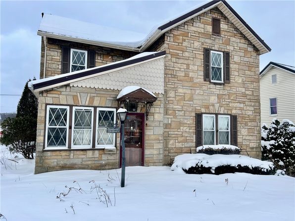 2208 Graham Ave, Windber, PA 15963