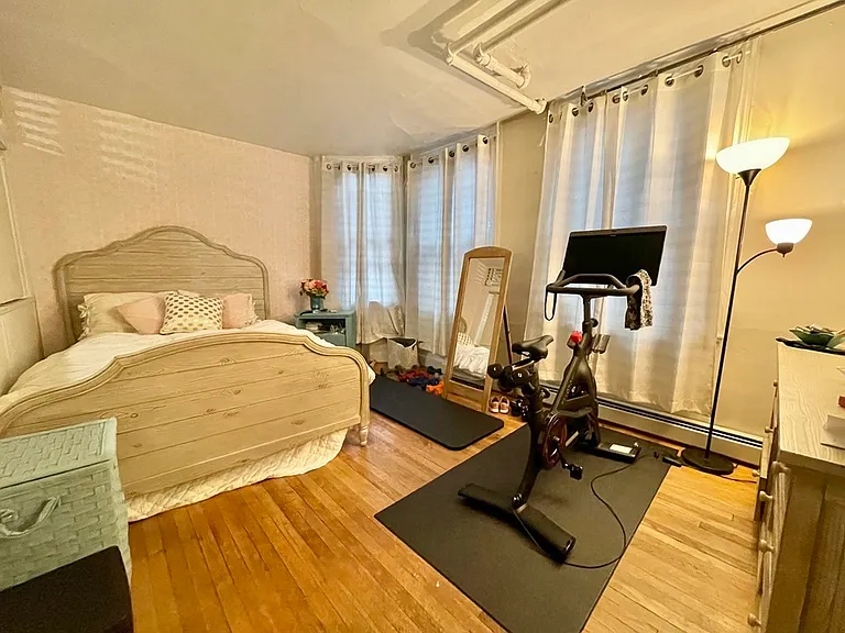 337 Beacon St #4 — Photo 4