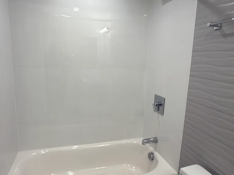 1077 Commonwealth Ave #516D — Photo 29