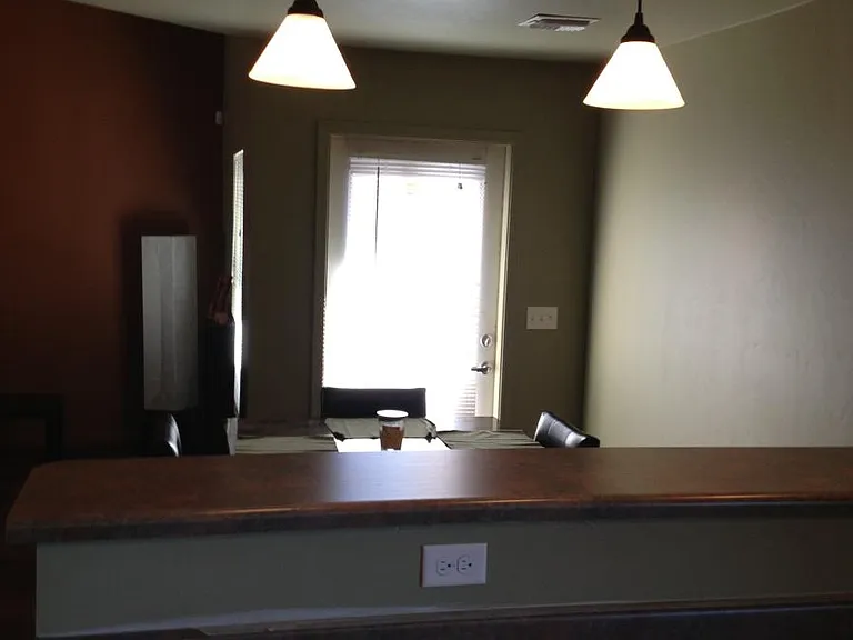 3307 N Tyndall Ave — Photo 3