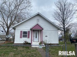 1421 W Cherry St, Herrin, IL 62948