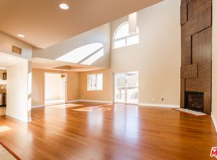 1717 S Barrington Ave APT 104, Los Angeles, CA 90025