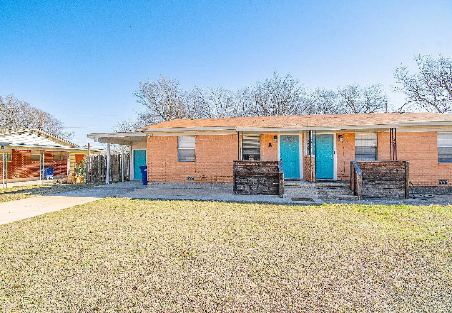 2 bed, 1.0 bath, 740 sqft, $800 — Photo 1