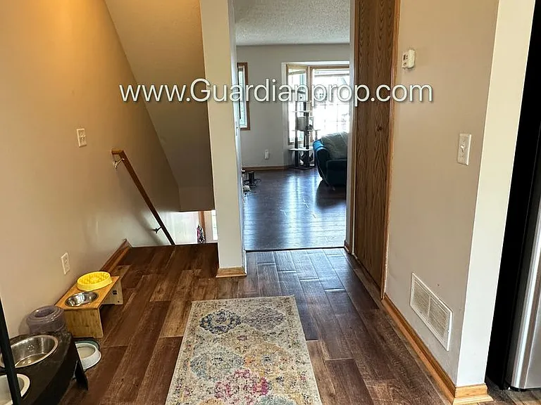 16505 Timber Crest Dr SE — Photo 2