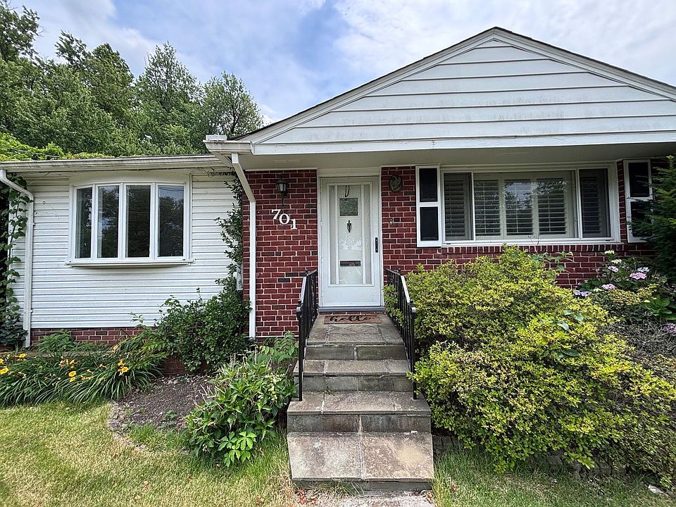 1st image of 701 Robert Rd