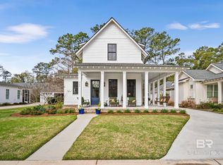 711 Boundary Dr, Fairhope, AL 36532