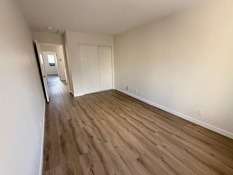 14700 Berendo Ave #2 — Photo 16