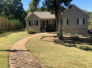 6627 Oak Farm Dr, Acworth, GA 30102