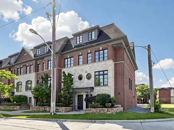 839C Oxford St, Toronto, ON M8Z 0B3
