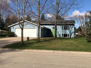 105 Hillcrest Dr, Marion, WI 54950