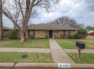 1307 Lark Ln, Lewisville, TX 75077