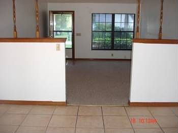 4th image of 214 Marion Oaks Trl