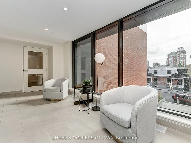 280 Crichton St #107 — Photo 4