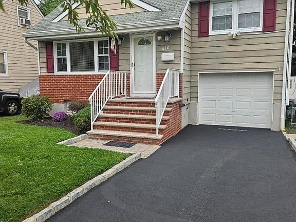 2nd image of 610 Myrtle Ave