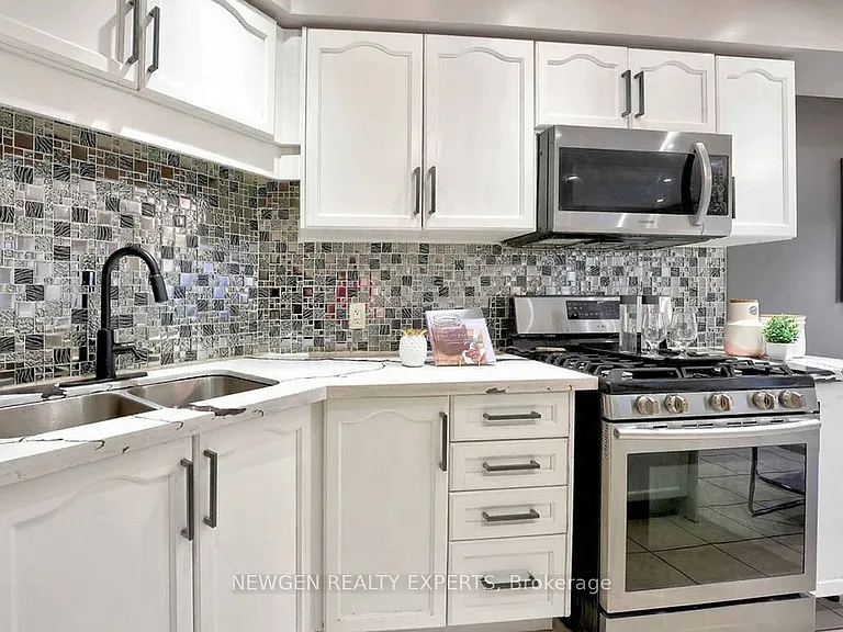 68 Root Cres E #UPPER — Photo 12