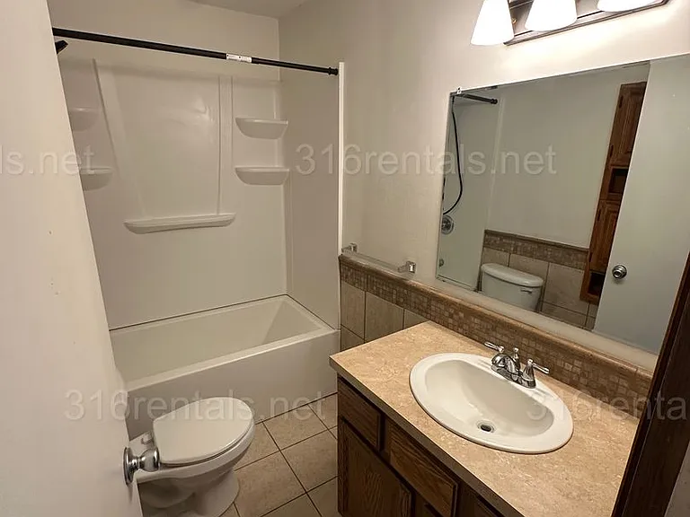 1748 S Meridian Ave — Photo 2