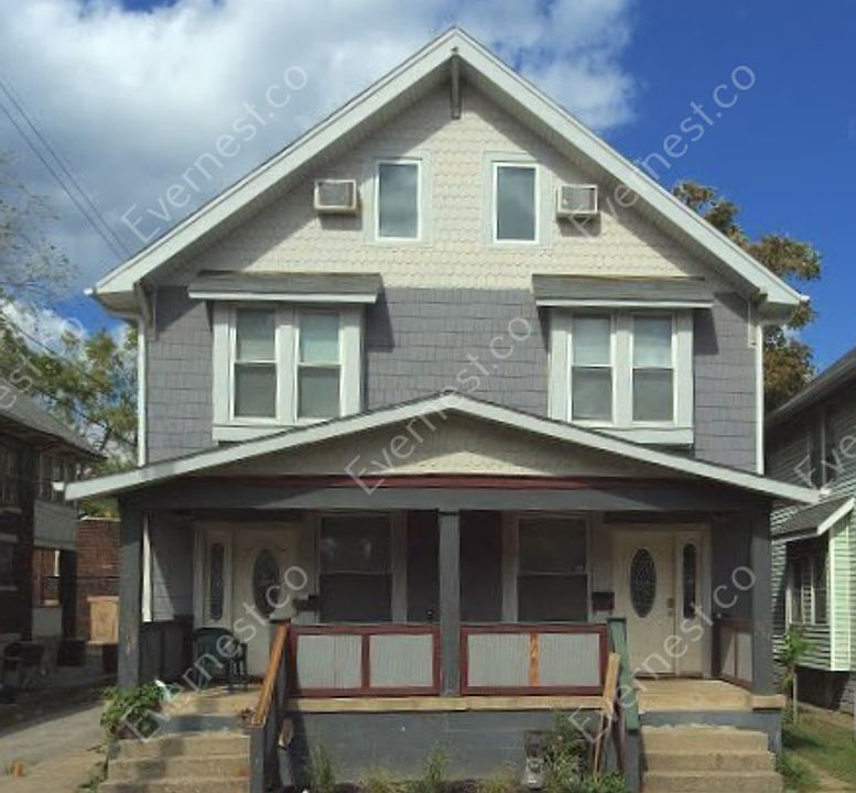 1st image of 412 E Oakland Ave