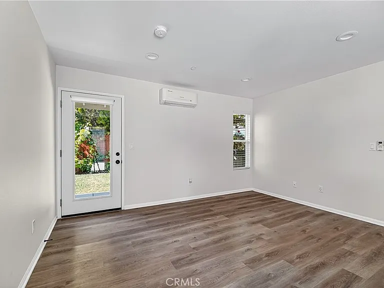 8211 Quartz Ave — Photo 4