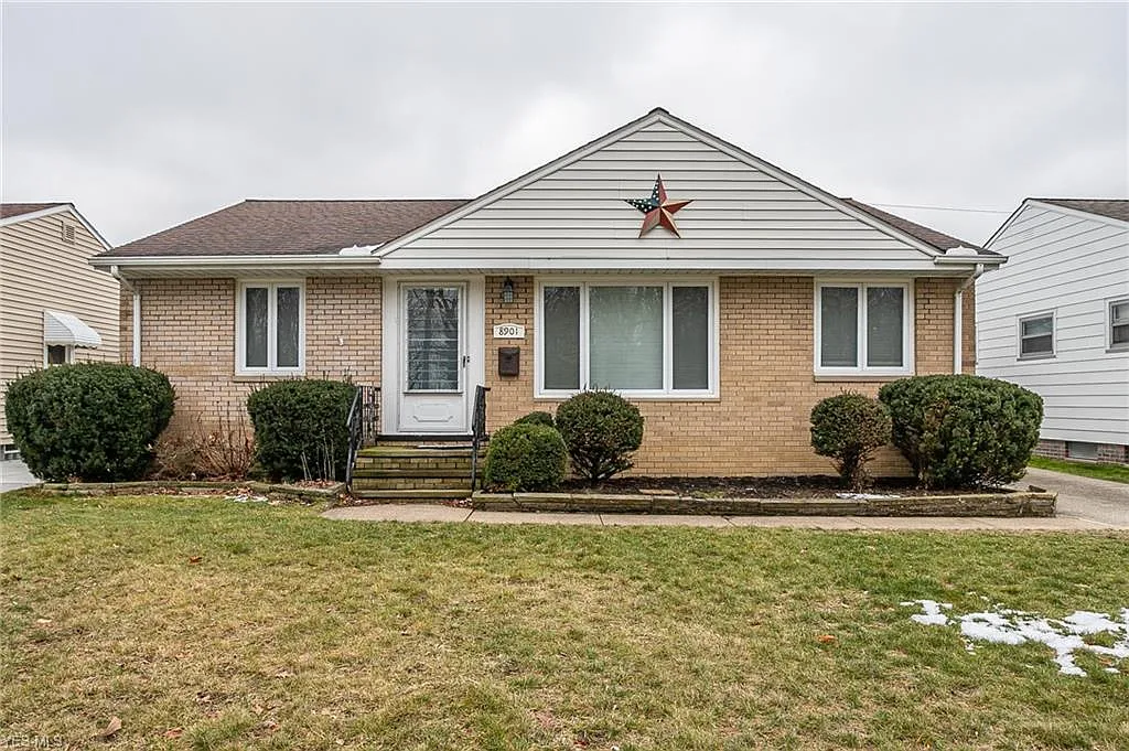 8901 Outlook Dr photo 1