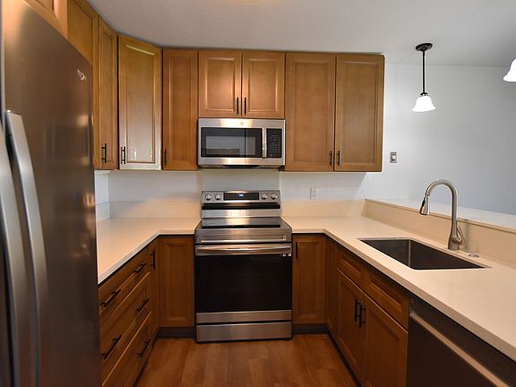 3rd image of 68-3840 Lua Kula St APT B104