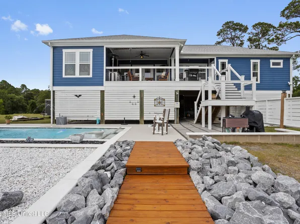 15520 Needle St, Biloxi, MS 39532