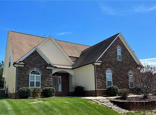 6857 Orchard Path Dr, Clemmons, NC 27012