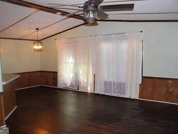 3rd image of 798 Peeksville Rd
